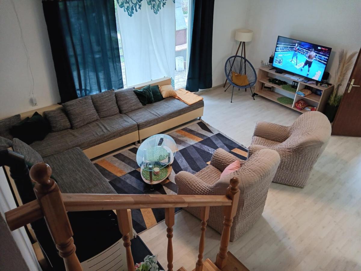 Holiday Home Ivano Korenica Dış mekan fotoğraf