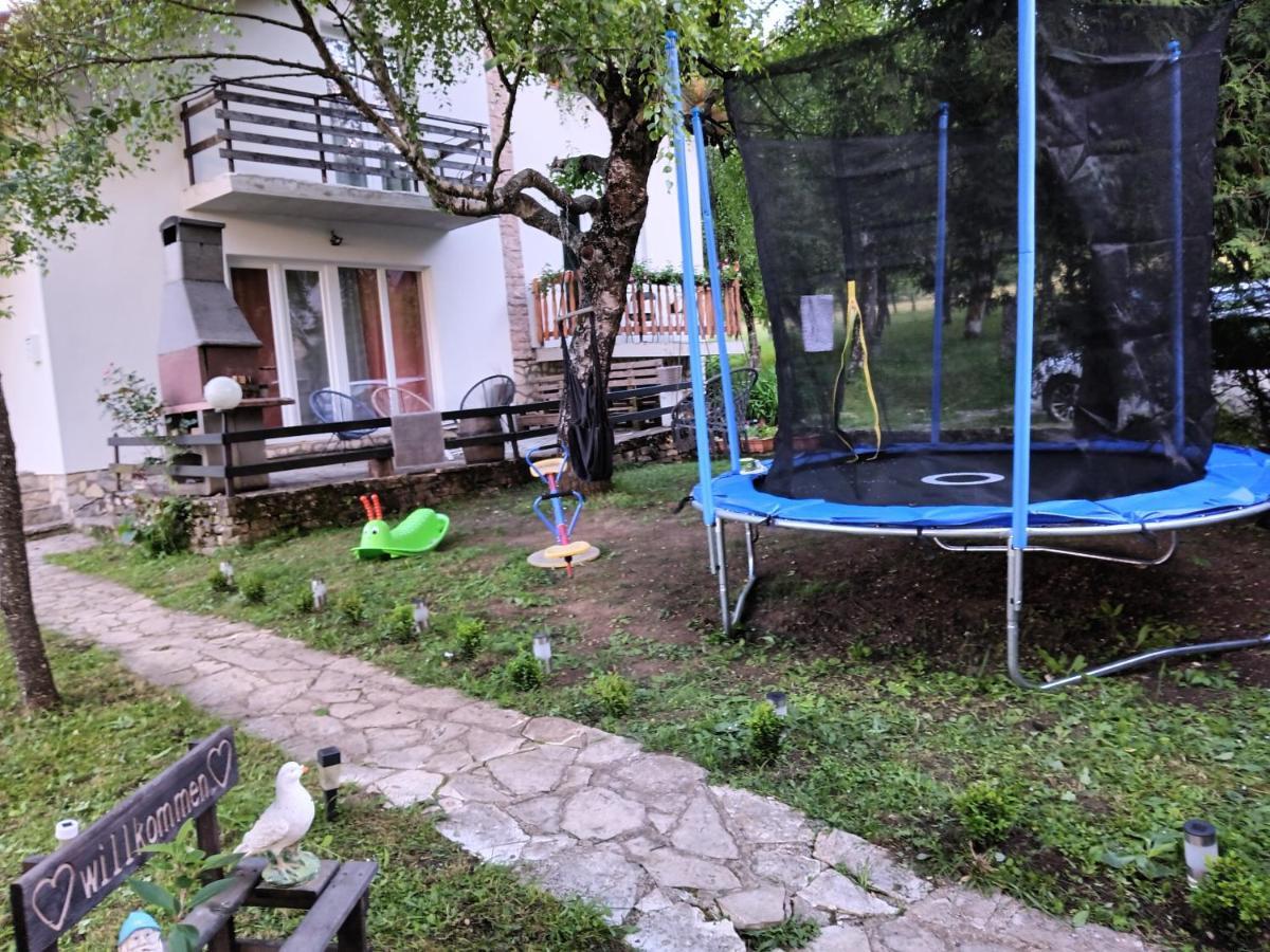 Holiday Home Ivano Korenica Dış mekan fotoğraf